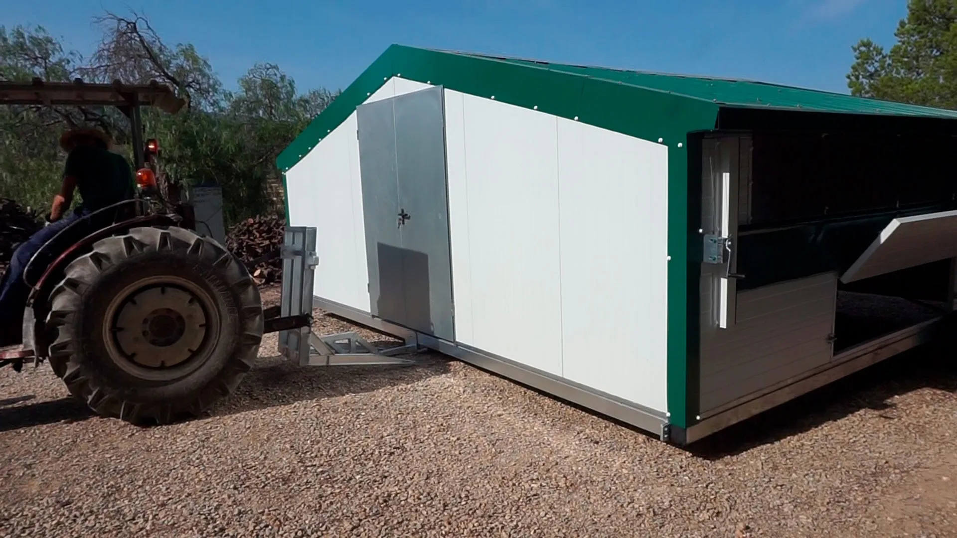 Mobilni kokošnjak Continental – ekološki, premični in popolnoma izoliran sistem za vrhunsko rejo - slika 8