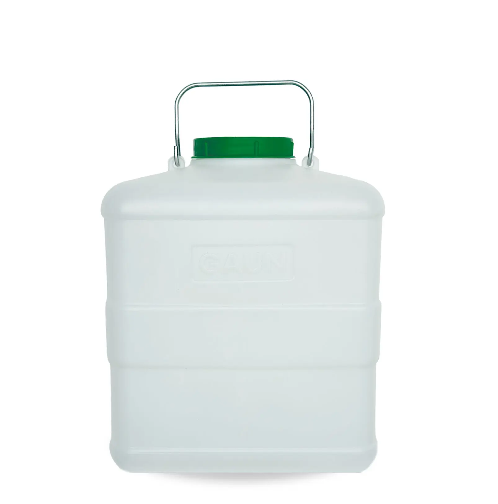 Trpežna plastična posoda za mleko z kovinskim ročajem in navojnim pokrovom, primerna za uporabo v kmetijstvu, živinoreji in doma.