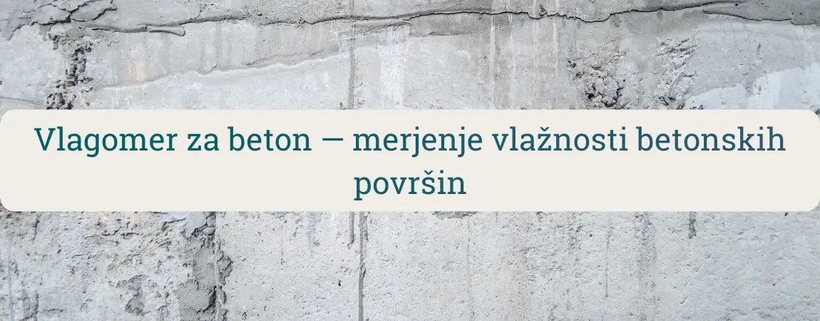 Razpokan betonski zid z naslovom “Vlagomer za beton – merjenje vlažnosti betonskih površin” (merjenje vlage v betonu in estrihu)