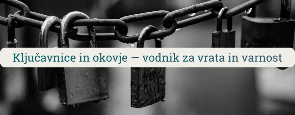 Ključavnica na kovinski verigi kot simbol varnosti vrat in okovja